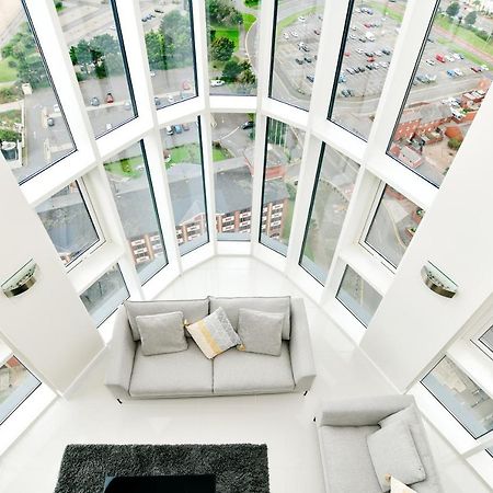 Just Stay Wales - Meridian Quay Penthouses สวอนซี ภายนอก รูปภาพ
