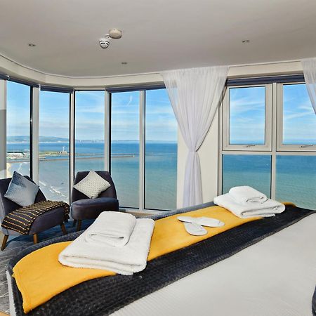 Just Stay Wales - Meridian Quay Penthouses สวอนซี ภายนอก รูปภาพ