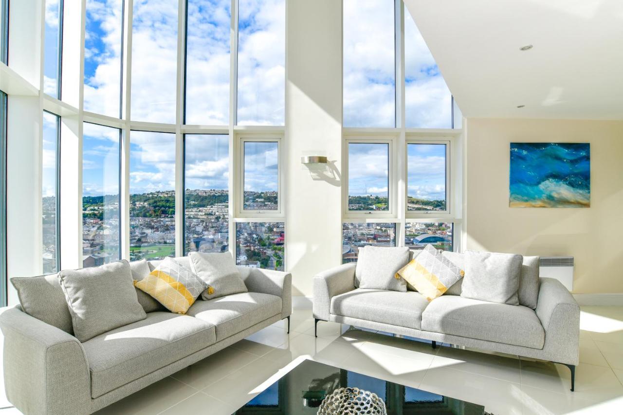 Just Stay Wales - Meridian Quay Penthouses สวอนซี ภายนอก รูปภาพ