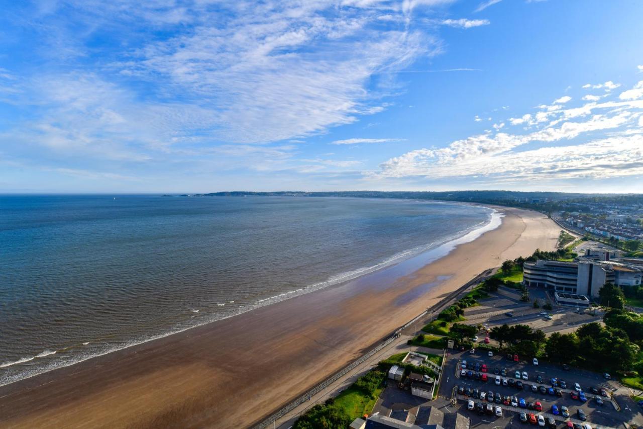 Just Stay Wales - Meridian Quay Penthouses สวอนซี ภายนอก รูปภาพ