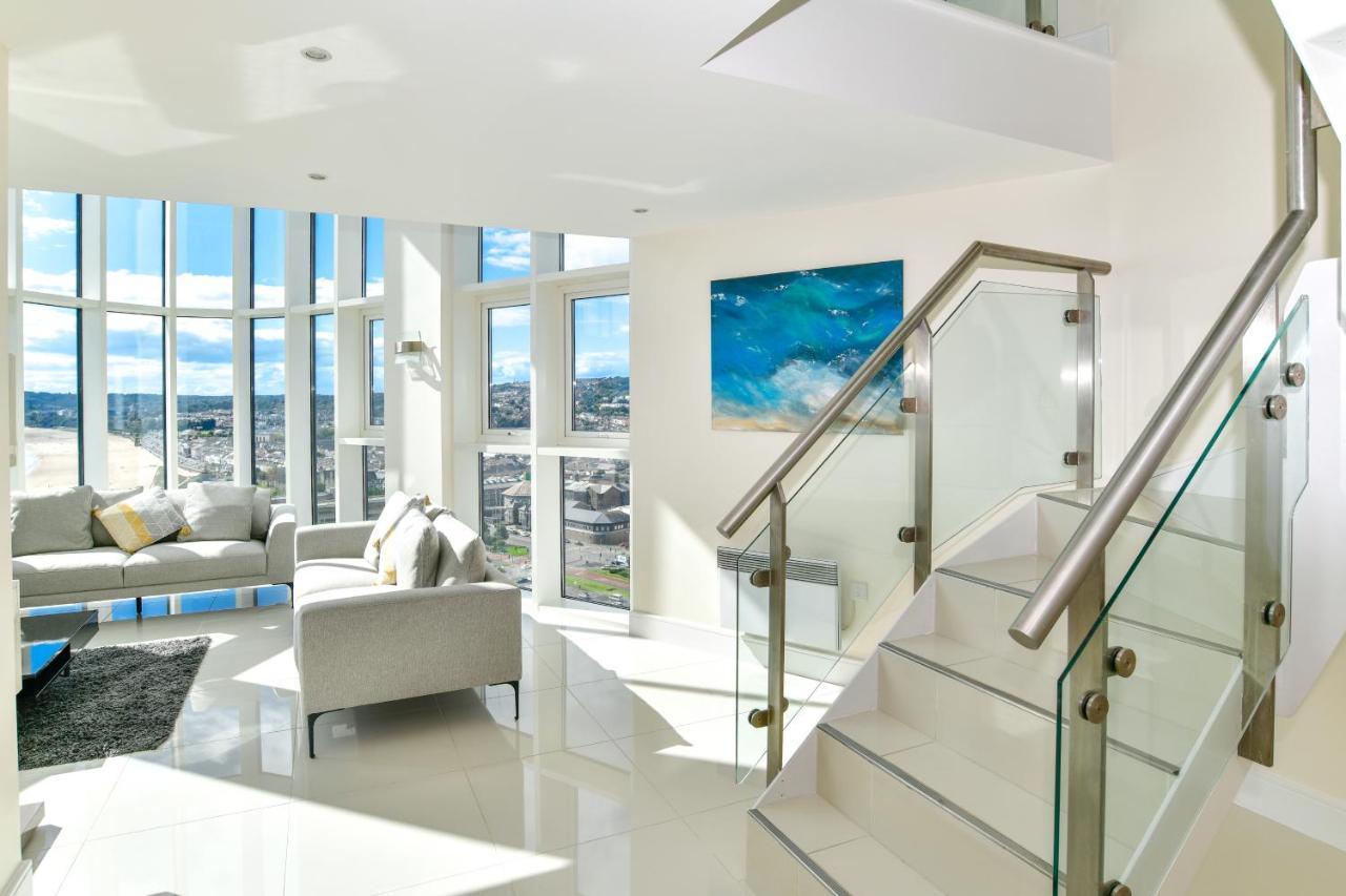 Just Stay Wales - Meridian Quay Penthouses สวอนซี ภายนอก รูปภาพ