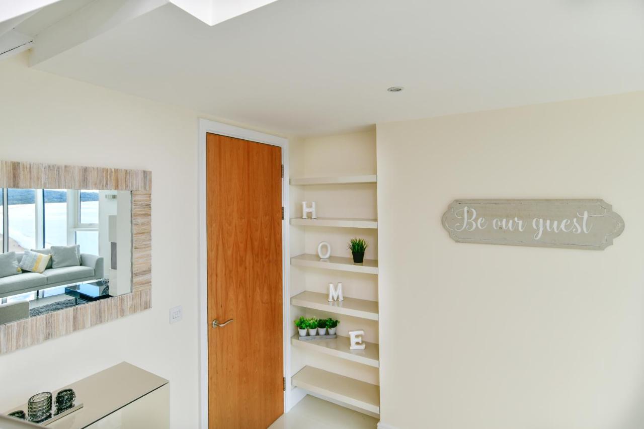 Just Stay Wales - Meridian Quay Penthouses สวอนซี ภายนอก รูปภาพ