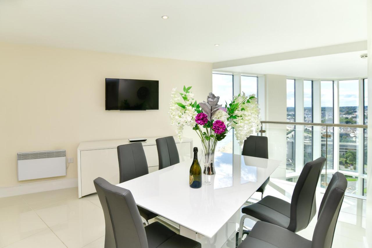 Just Stay Wales - Meridian Quay Penthouses สวอนซี ภายนอก รูปภาพ