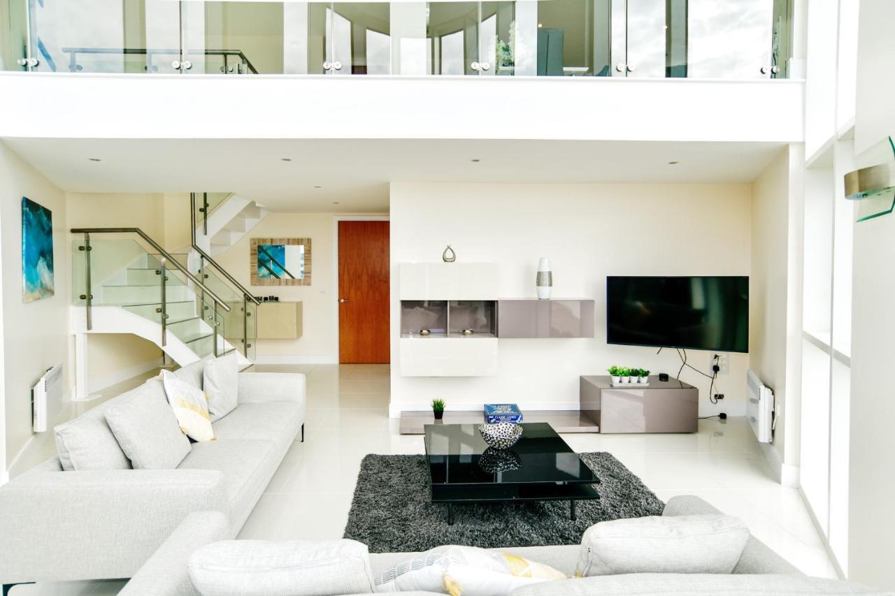Just Stay Wales - Meridian Quay Penthouses สวอนซี ภายนอก รูปภาพ