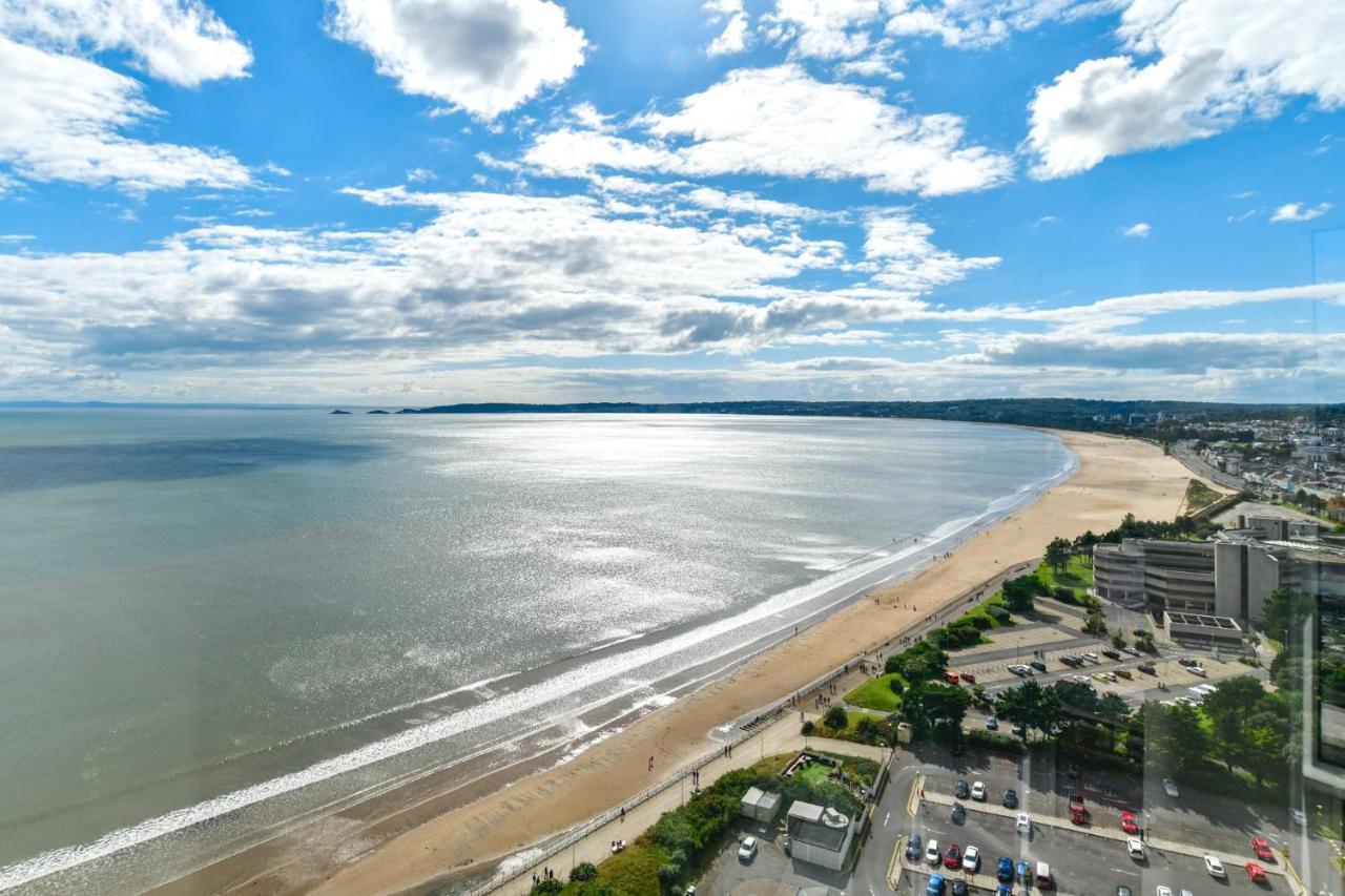 Just Stay Wales - Meridian Quay Penthouses สวอนซี ภายนอก รูปภาพ