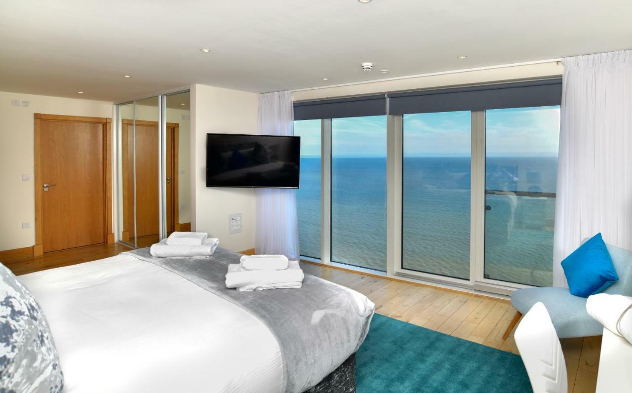 Just Stay Wales - Meridian Quay Penthouses สวอนซี ภายนอก รูปภาพ