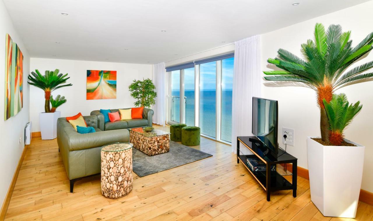 Just Stay Wales - Meridian Quay Penthouses สวอนซี ภายนอก รูปภาพ