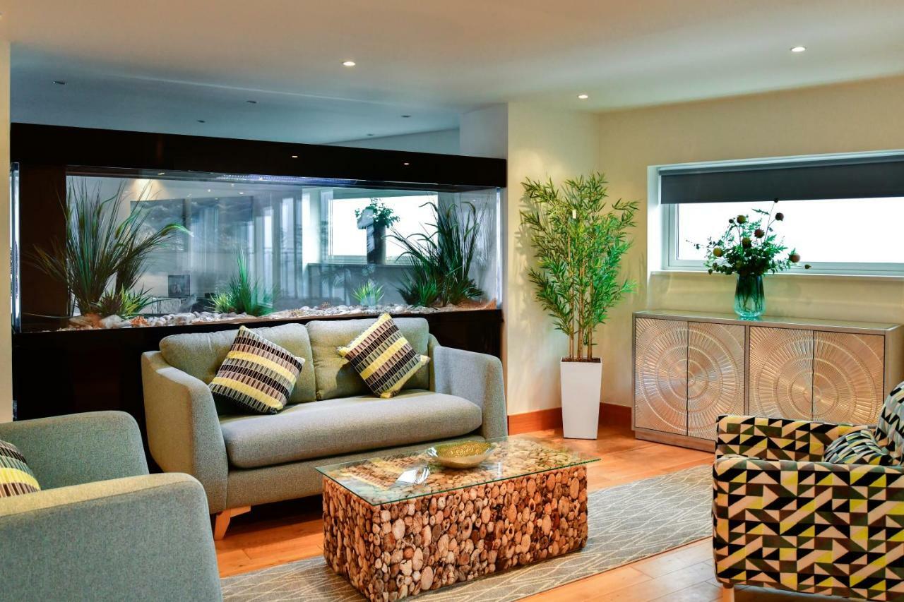 Just Stay Wales - Meridian Quay Penthouses สวอนซี ภายนอก รูปภาพ
